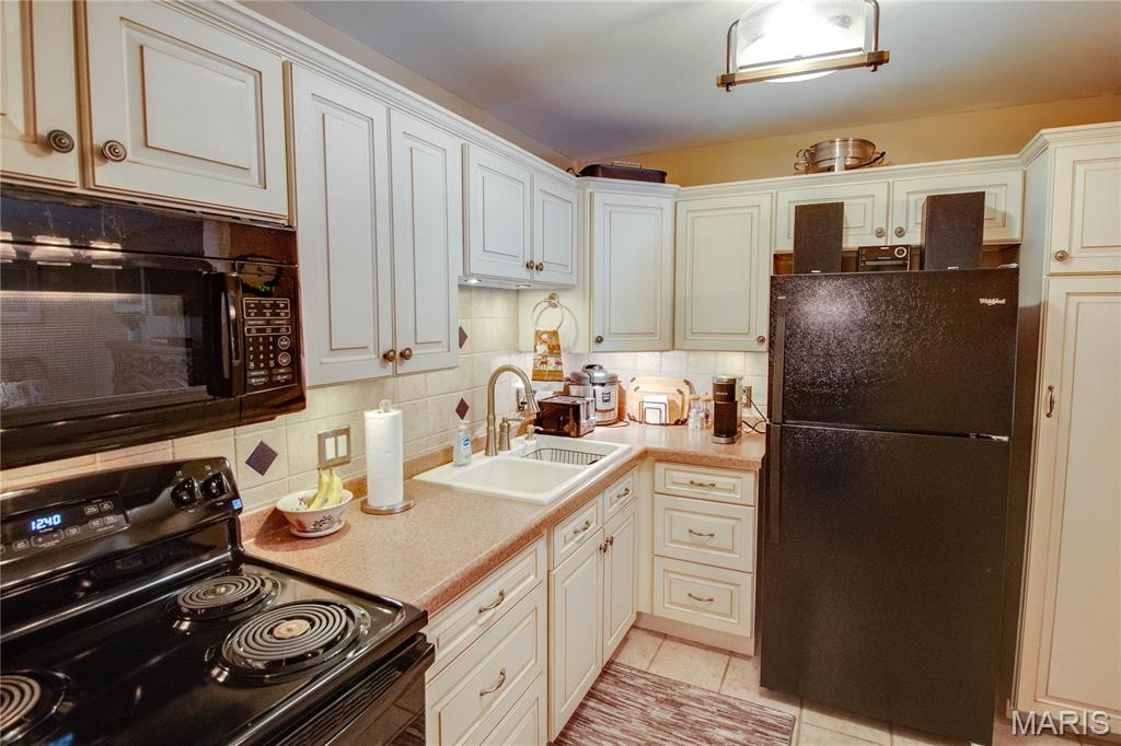 Arrow Wood Manor Condo - Residential