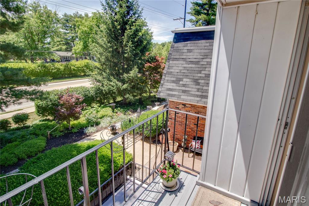 Arrow Wood Manor Condo - Residential