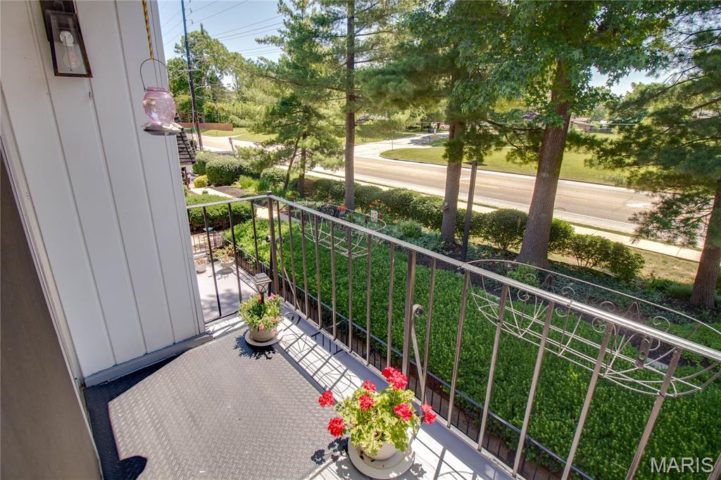 Arrow Wood Manor Condo - Residential