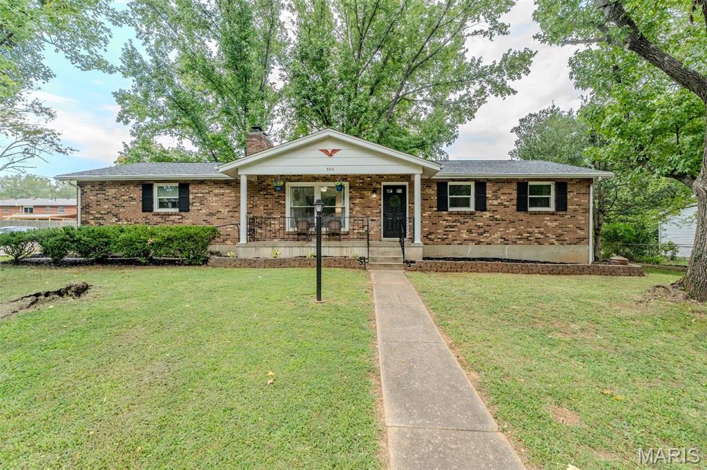 Welcome to this beautifully updated 3-bedroom, 3-bath home situated on a desirable corner lot in Farmington! Offering approximately 1,500 square feet of living space, a 1-car garage, and a fenced-in backyard, this home combines important updates with a functional layout and great outdoor space.

The major updates have already been taken care of, including a new roof, new water heater, and A/C and furnace replaced approximately three years ago. The home also features newer appliances, refreshed landscaping, and numerous updates throughout.

With three bathrooms, a fenced yard, corner lot, and 1-car garage, this property offers a combination of features that can be hard to find. The functional layout provides comfortable everyday living, while the backyard offers space to relax, entertain, or enjoy with pets.

Conveniently located in Farmington and ready for its next owner, this updated home is one you will not want to miss!