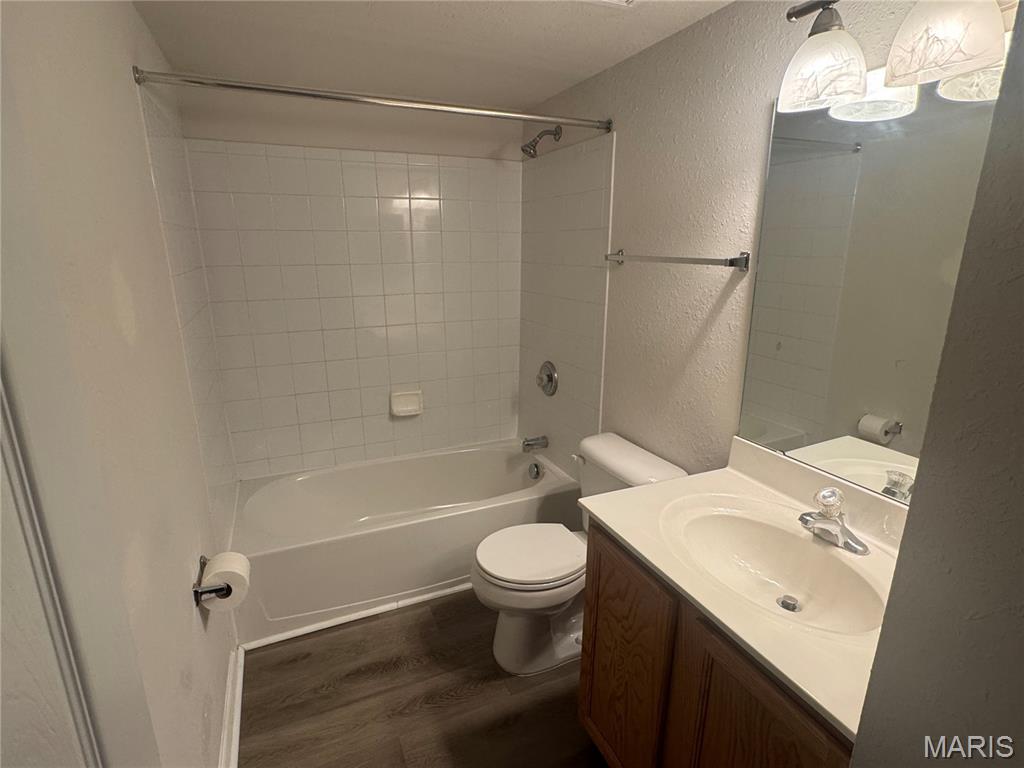 Greenbriar Condo - Residential