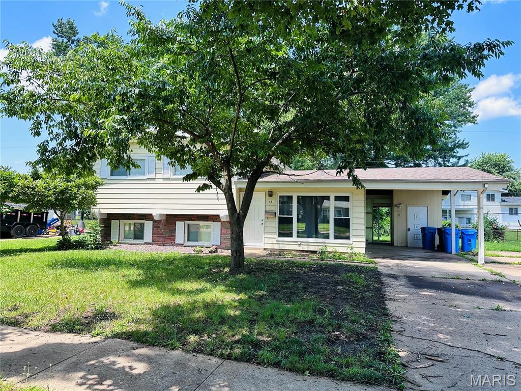 Welcome to 13 Floweridge Ln, a beautifully remodeled home in a convenient Florissant location. This move-in-ready property features a bright, updated kitchen with high ceilings, new stainless steel appliances, new kitchen cabinets, and quartz countertops. The three bedroom floors have been refinished, and all other areas feature newly installed waterproof luxury vinyl plank flooring.

Enjoy fresh modern lighting throughout, a spacious basement family room that offers great flexibility and could be used as a fourth bedroom, office, recreation room, or guest space. Additional updates include new fascia, a new water heater, and newer HVAC.

The location is very convenient, just about 1 minute to Lindbergh Blvd, 5 minutes to Highway 270, and approximately 10 minutes to the Amazon Fulfillment Center in Hazelwood. A fully remodeled home with modern updates, flexible living space, and easy access to major roads, shopping, dining, and employment centers.