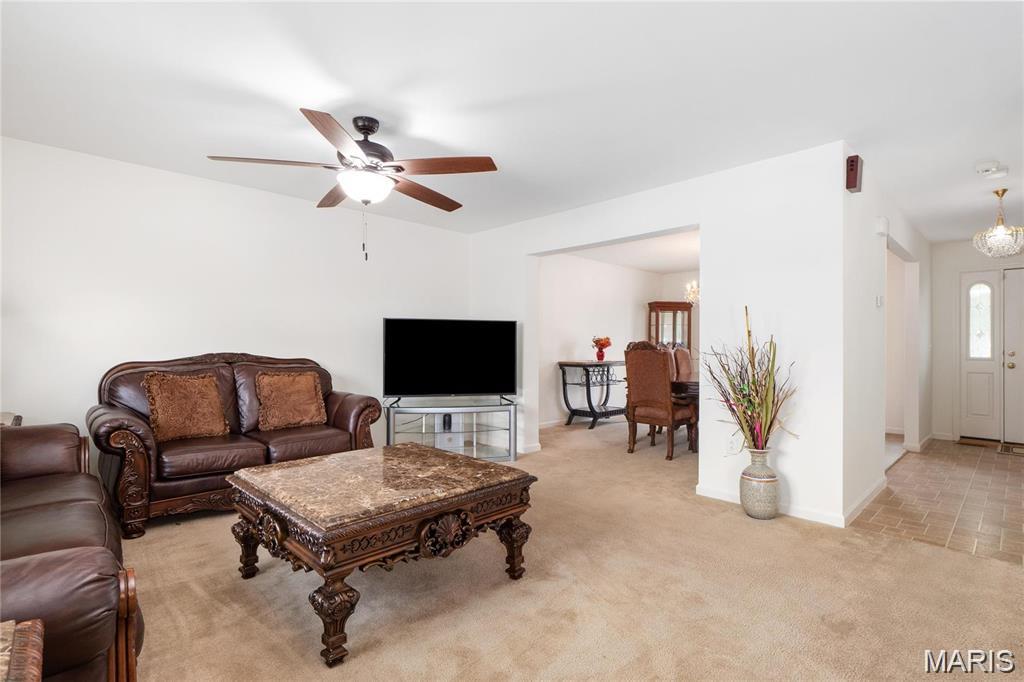 TOWNSEND SQUARE - Residential Lease