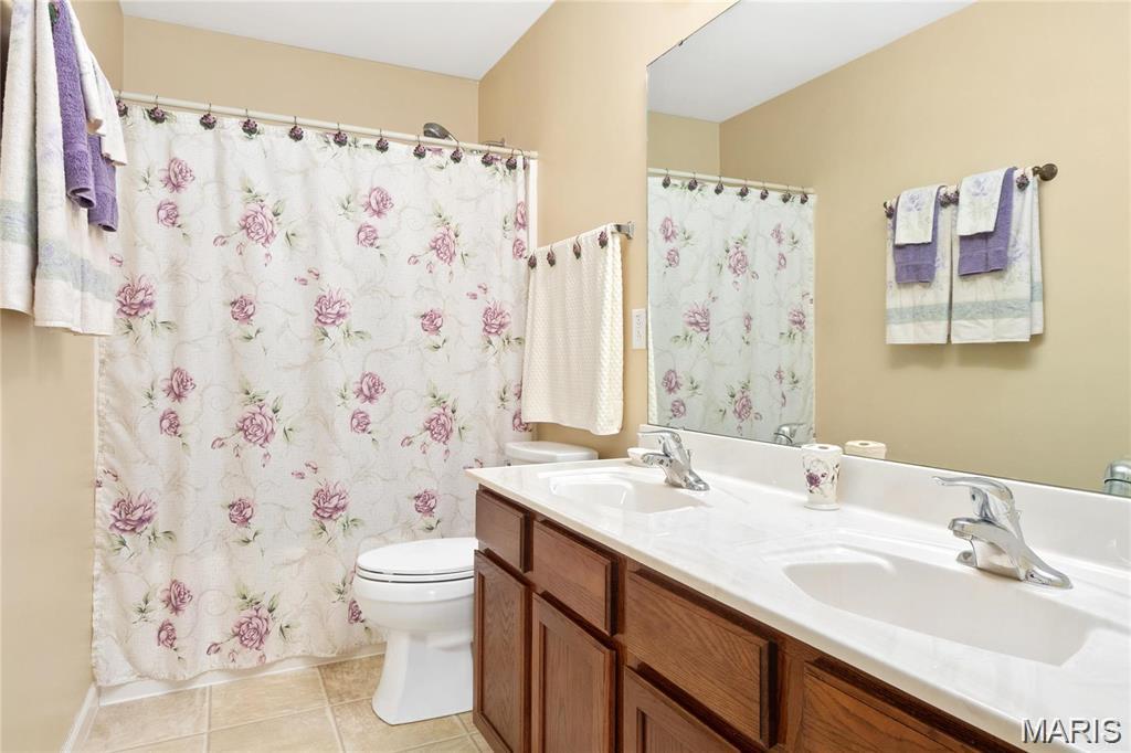 TOWNSEND SQUARE - Residential Lease