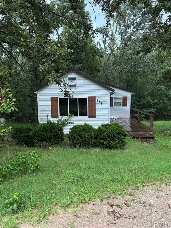 Cute Country Starter Home

Charming 2-bedroom, 1-bath starter home situated on acreage, offering peaceful country living with plenty of open space. The property features an open floor plan, beautiful meadow views, and a welcoming front porch perfect for enjoying your morning coffee or relaxing in the evening. A great opportunity for anyone looking for a cozy home with room to enjoy the outdoors and the quiet of country life.