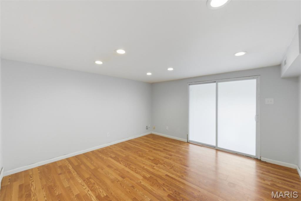 Oakville Commons Condo - Residential