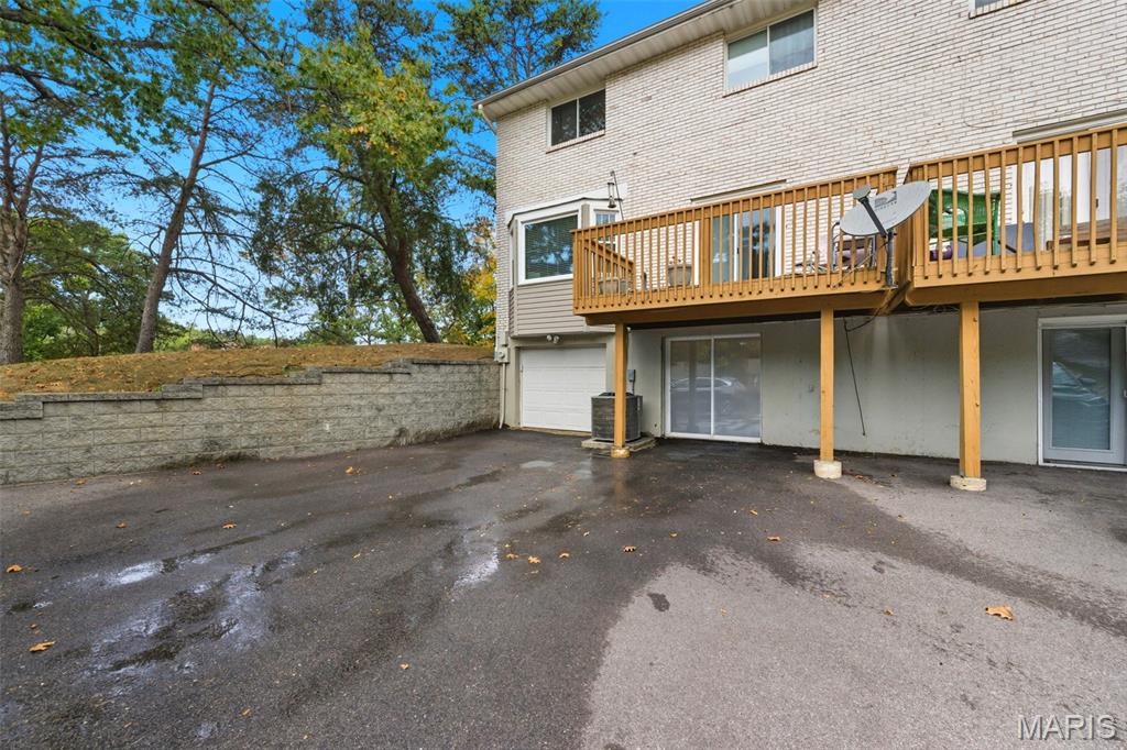 Oakville Commons Condo - Residential