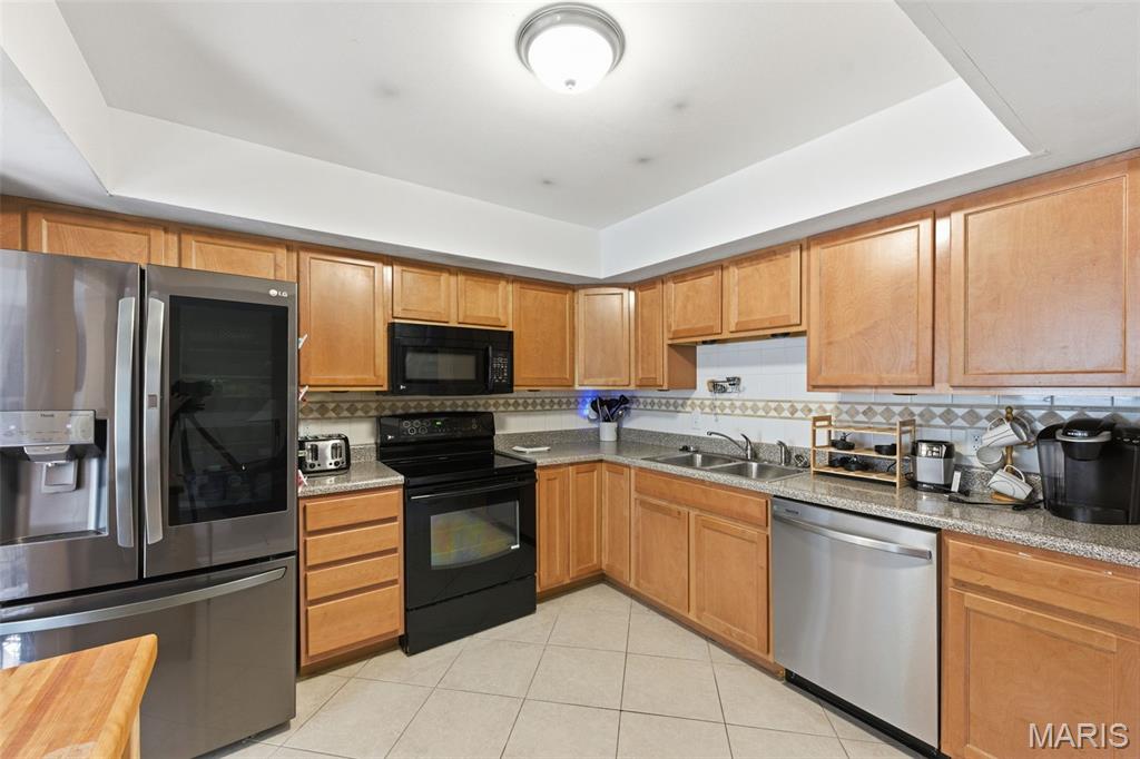 Oakville Commons Condo - Residential