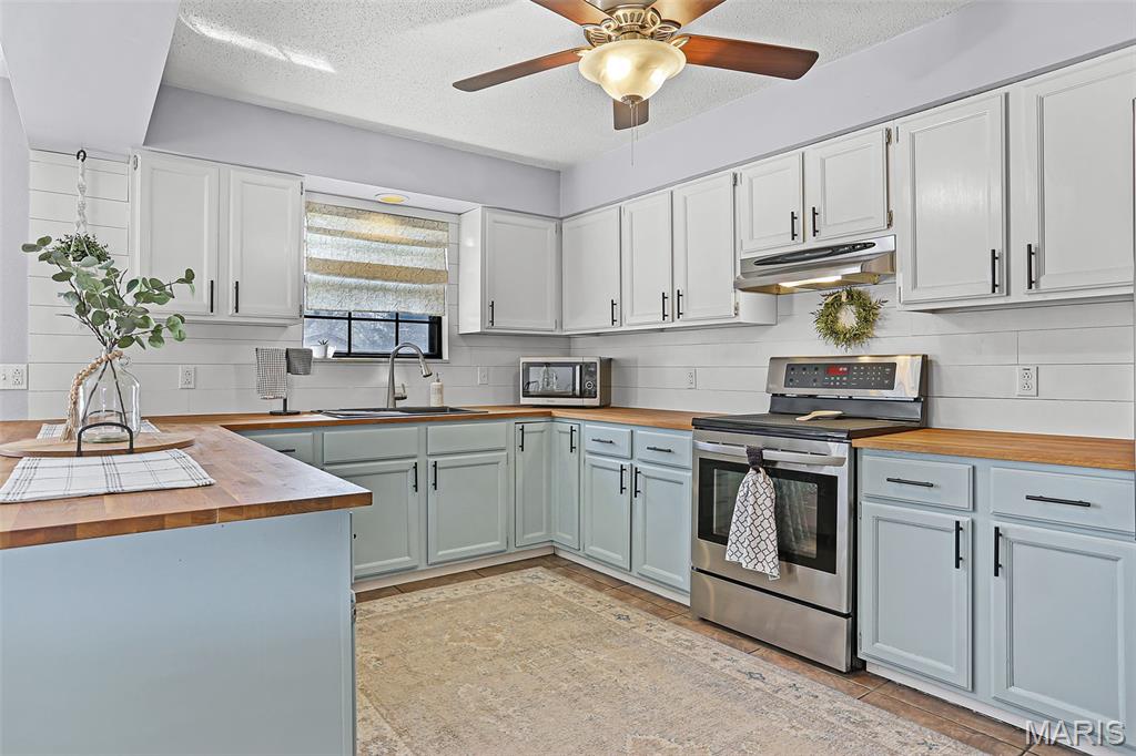 Meadowlake Acres 5thadd - Residential