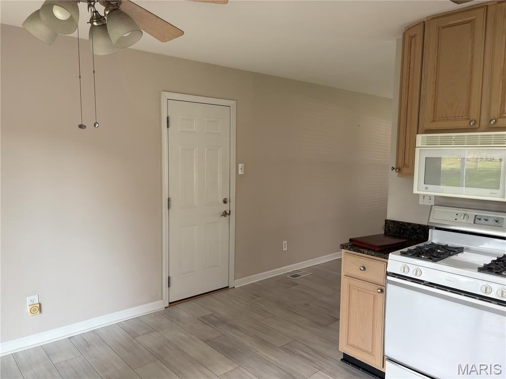 Riverside 1 - Residential Lease