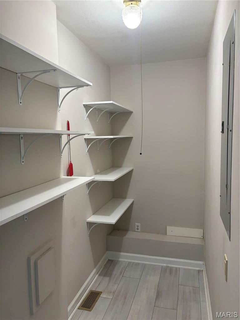 Riverside 1 - Residential Lease