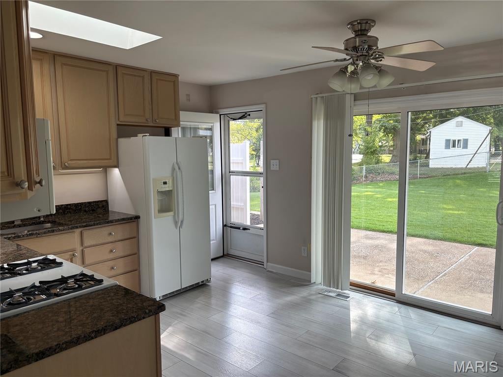Riverside 1 - Residential Lease