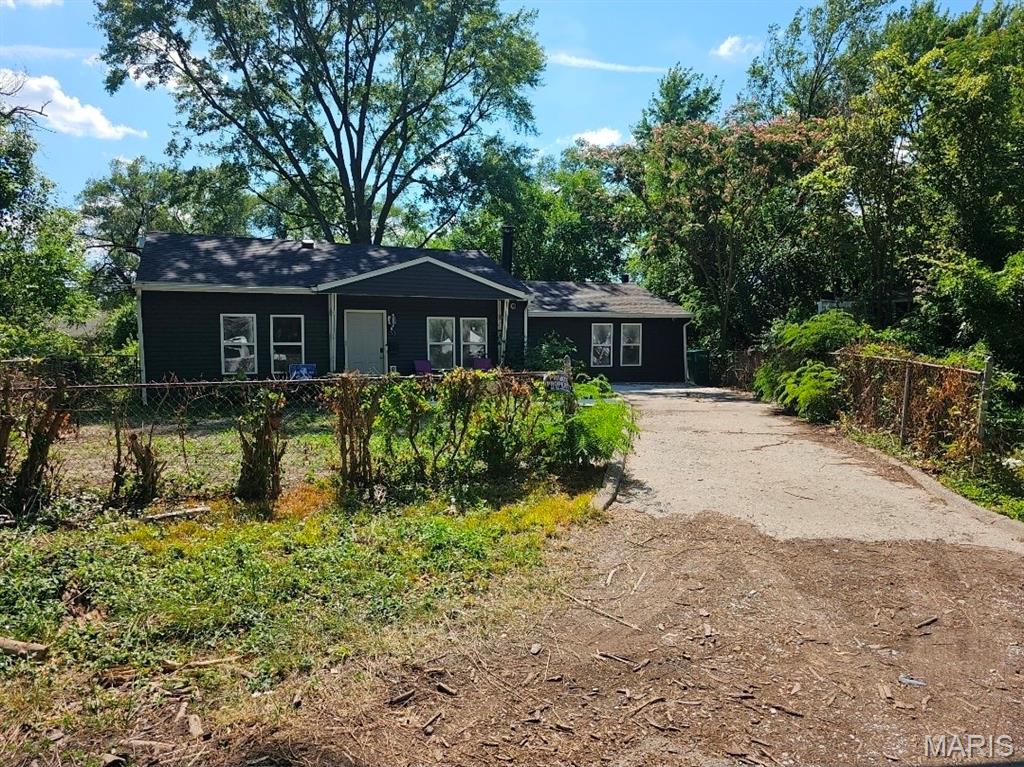 Welcome to this updated 4-bedroom, 2-bath home offering a simple and functional layout with updates throughout. Major improvements include updated sewer lines, adding value and peace of mind. The property is currently tenant occupied, making it a great opportunity for an investor looking to add to their rental portfolio. Whether you're looking for your next investment or a home with solid updates already completed, this property is worth a look. Do not disturb the tenant. Allow full 24-hour notice for all showings. Monthly Rent: $1,400 
Agents, please see MLS remarks for additional information.