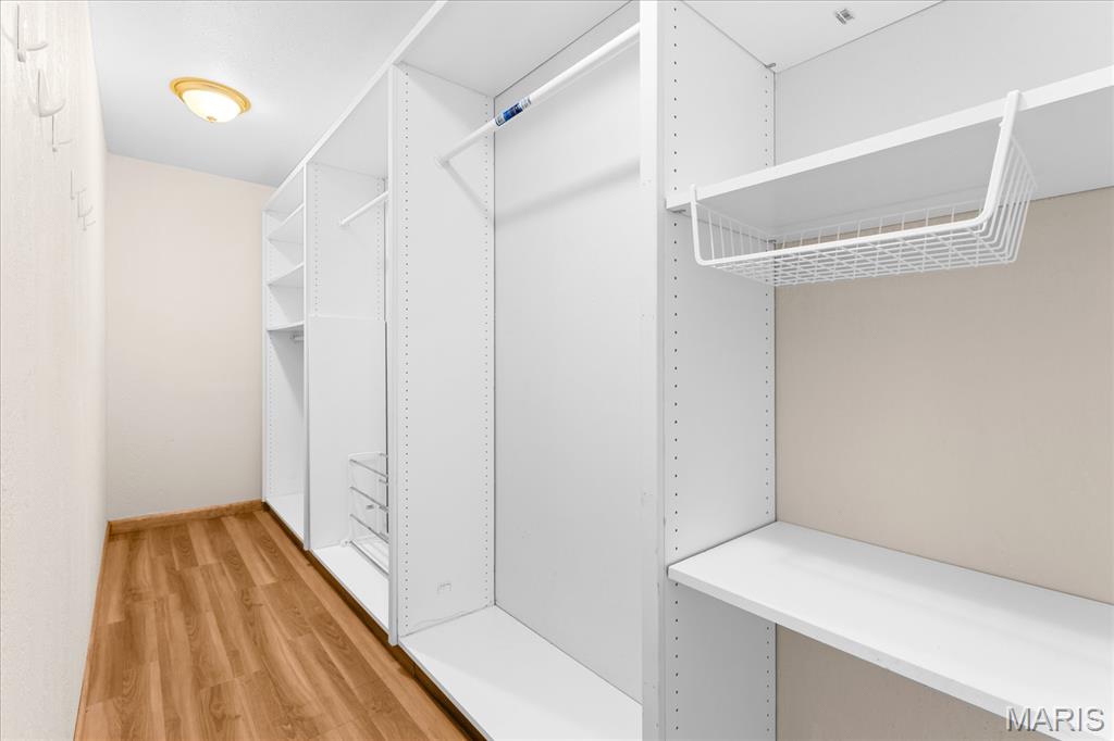 At Thornbury Hill 1st Add - Residential