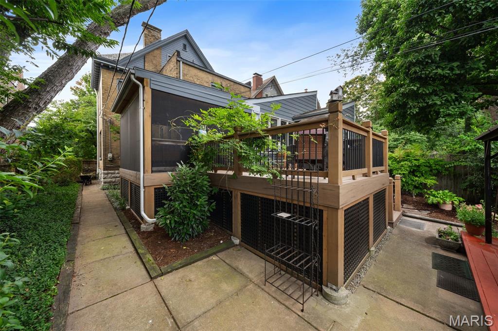 Laclede Place - Residential