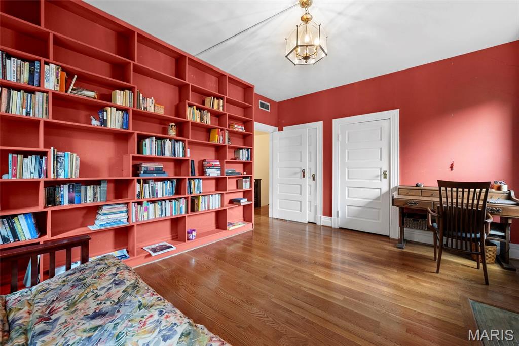 Laclede Place - Residential