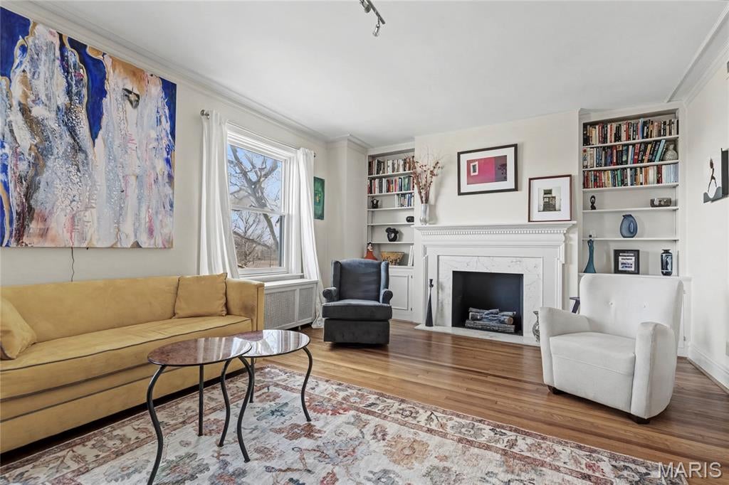Versailles Condo - Residential