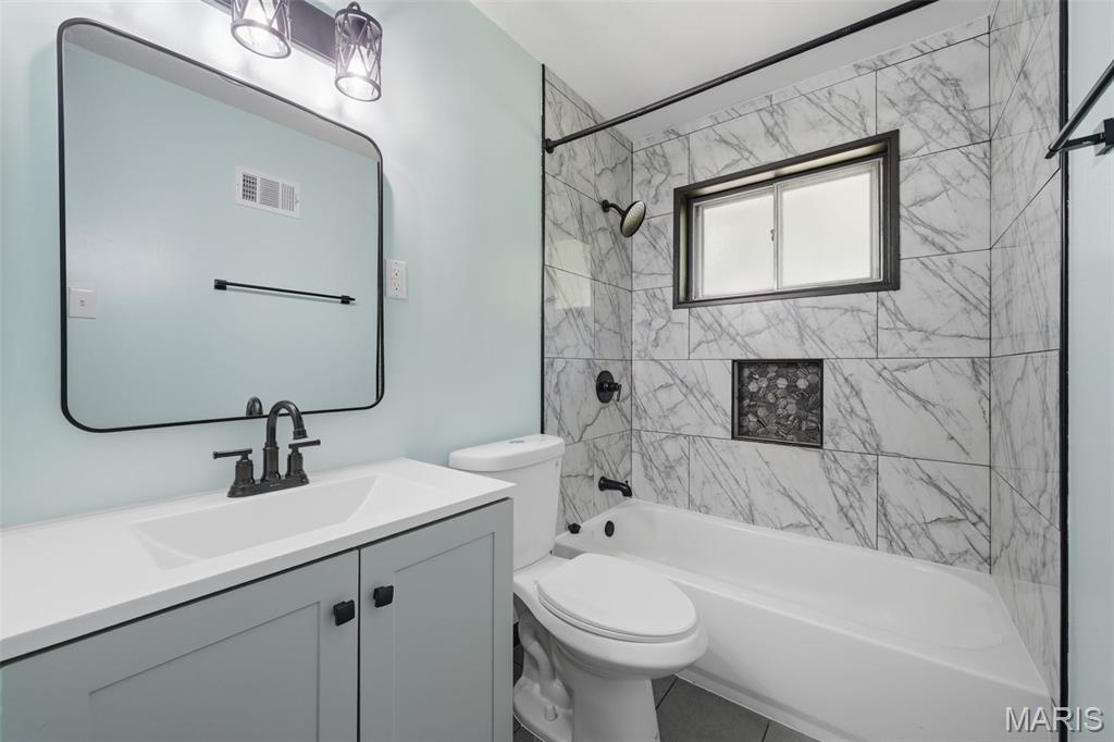 Crown Point Manor - Residential