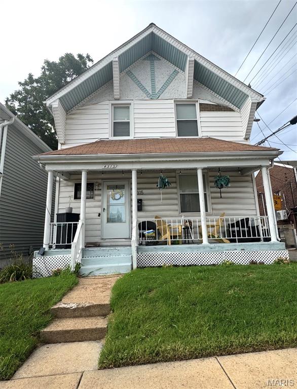 Located in the heart of Bevo is this 3 bedroom, 3 bathroom home!