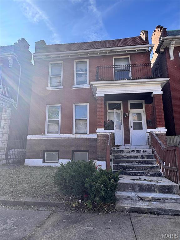 ***NOTE***TAKE A LARGE EXPENSE OFF YOUR REHAB BUDGET...THIS PROPERTY JUST GOT A NEW ROOF!!***
Come finish this already started rehab project on this brick duplex with an income potential of $2300-$2600 per month! Main floor unit has 2 bedrooms 1 bath, upstairs is a 3 bedroom 1 bath. Demo has been done, as well as some systems work, lots of finish work to be completed. This is a foreclosure, the seller has no information regarding condition or work done to the property. All offers to include the Foreclosed Property Addendum in the supplemental documents.