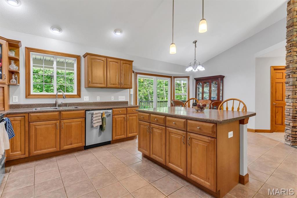 Royal Ridge - Residential