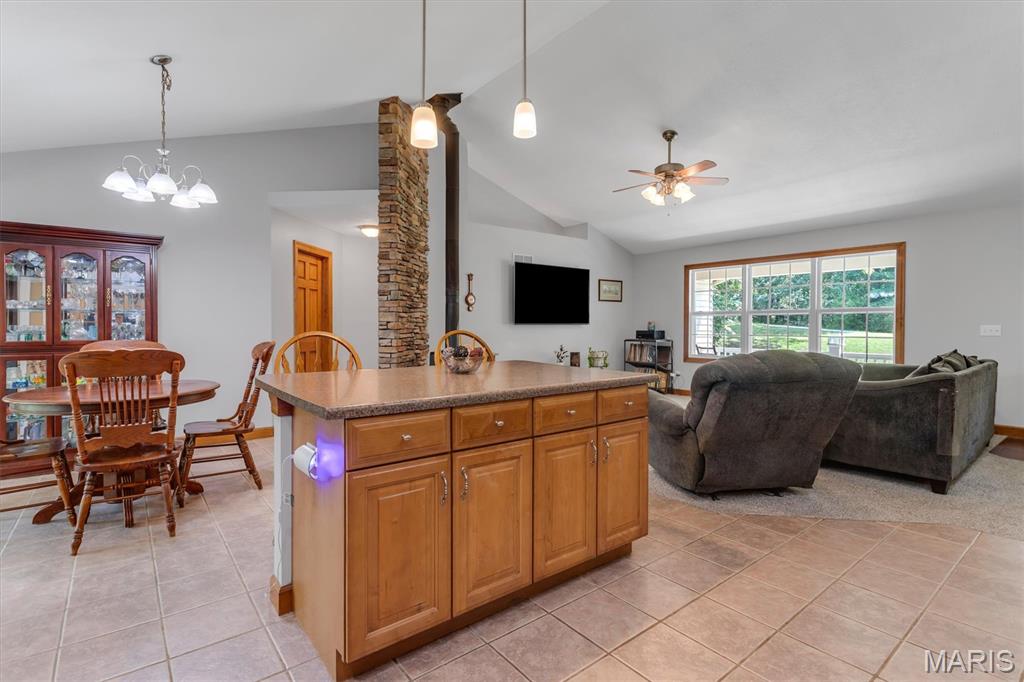Royal Ridge - Residential