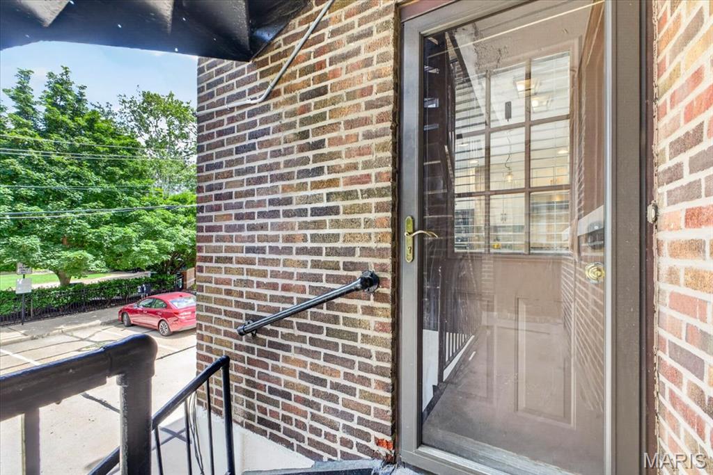 Wydown Forest Court Condo - Residential