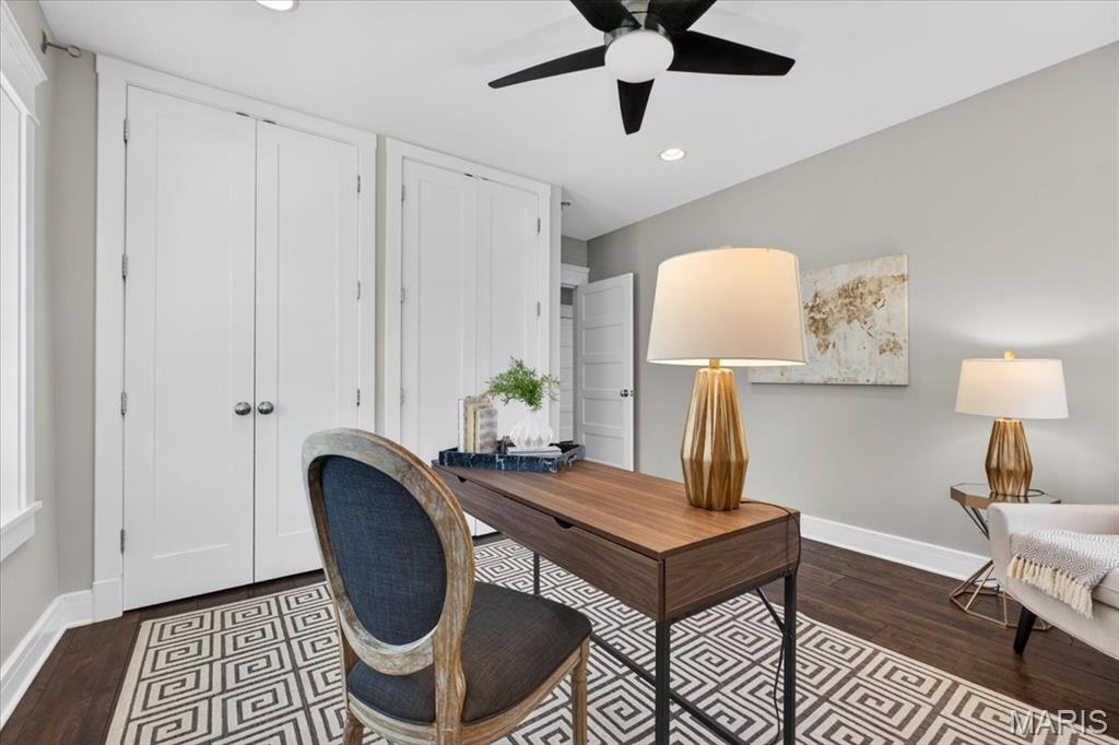 Wydown Forest Court Condo - Residential