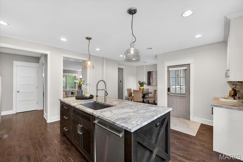 Wydown Forest Court Condo - Residential