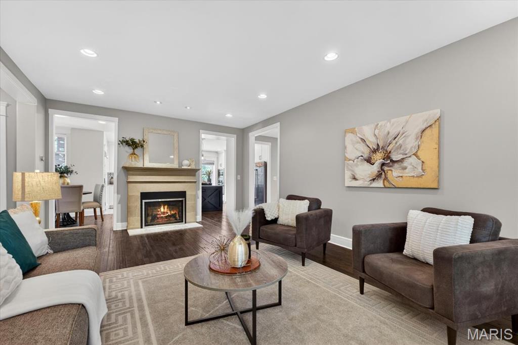 Wydown Forest Court Condo - Residential