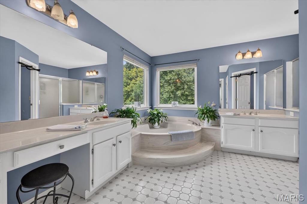 Est At Westchester Farm #3 - Residential
