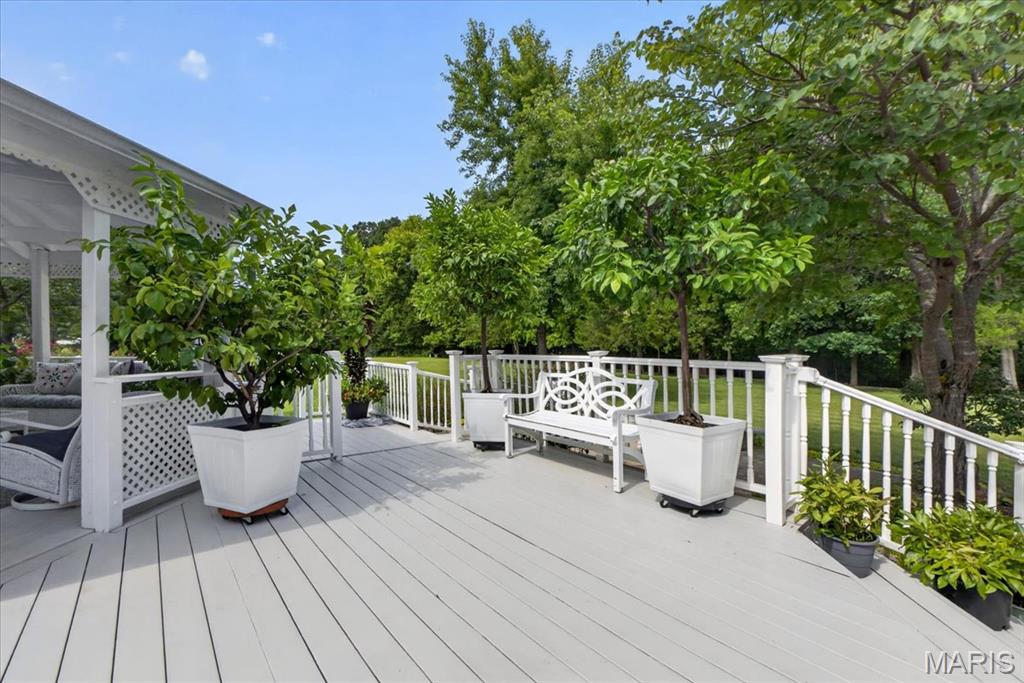 Est At Westchester Farm #3 - Residential