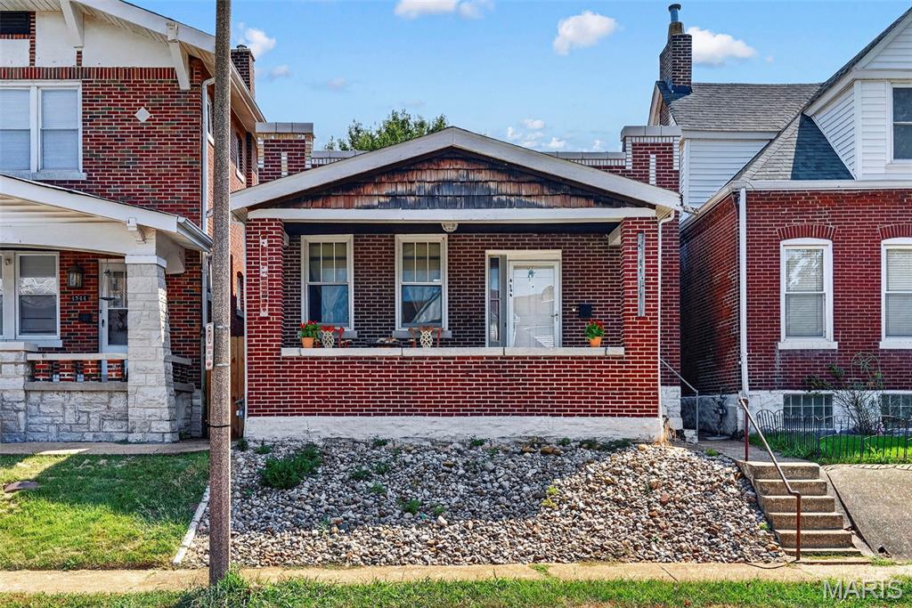Enjoy comfortable one-level living in this roomy city ranch, tucked into a peaceful neighborhood while still convenient to shopping, schools and everyday essentials. A detached garage plus additional parking off the alley provide plenty of space for vehicles, while the fully fenced backyard offers room for kids and pets to play. Inside, the open living, dining and kitchen spaces flow together with plenty of room to gather. Recent improvements include a newer roof and hot water heater, while low-maintenance rock landscaping on the front slope adds convenience outside. A practical home with useful updates, off-street parking and a quiet setting - all in a convenient city location.