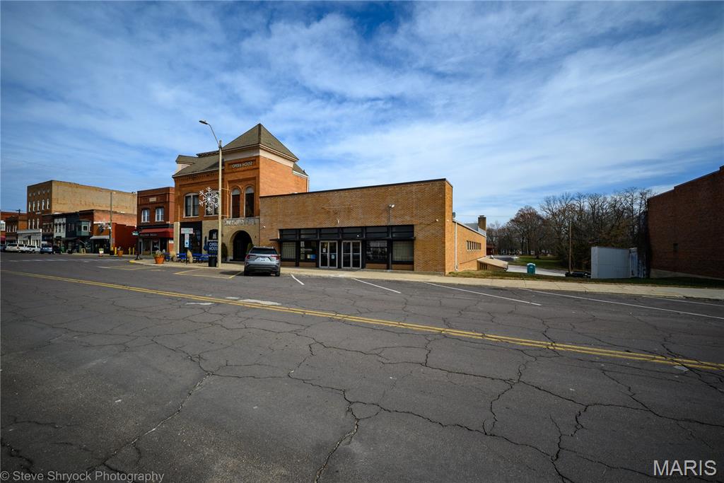 Central Add - Commercial Sale