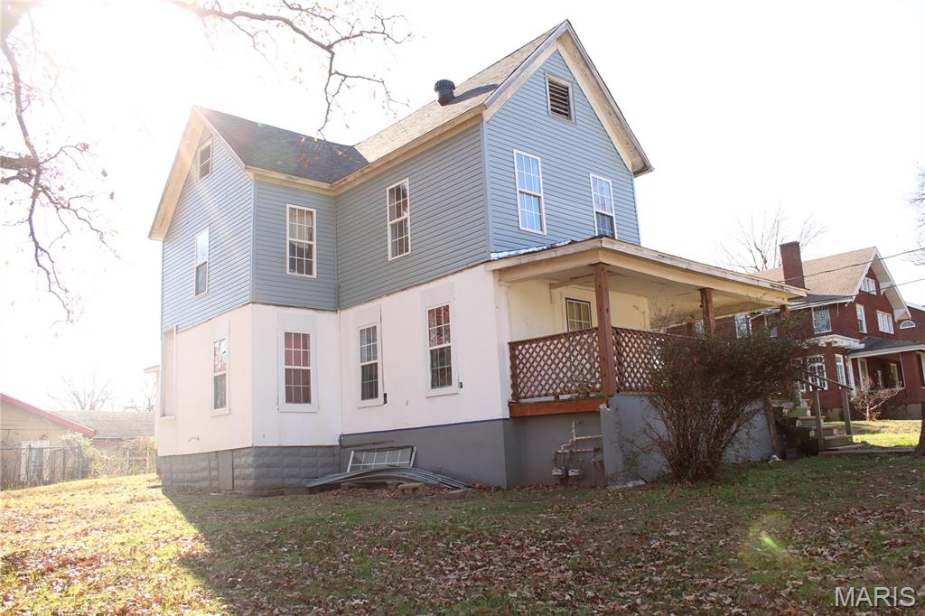 $89,500, Investment Opportunity! Ready to jump into residential rentals. This rare find duplex has 2 tenants paying $1421 monthly and has had so many updates already during current ownership. New roof, siding, windows, covered porch and outside entrance steps starting on the outside of this investment. Then coupled with newer furnace installed last year, Pex plumbing supply pipes, water heater, paint, flooring, kitchen, and bathrooms all updated. Both units are 2 bedroom 1 bath units and tenants who would like to stay. Call today for an appointment. Owners pay water, sewer, gas, and trash. Tenants pay electric.