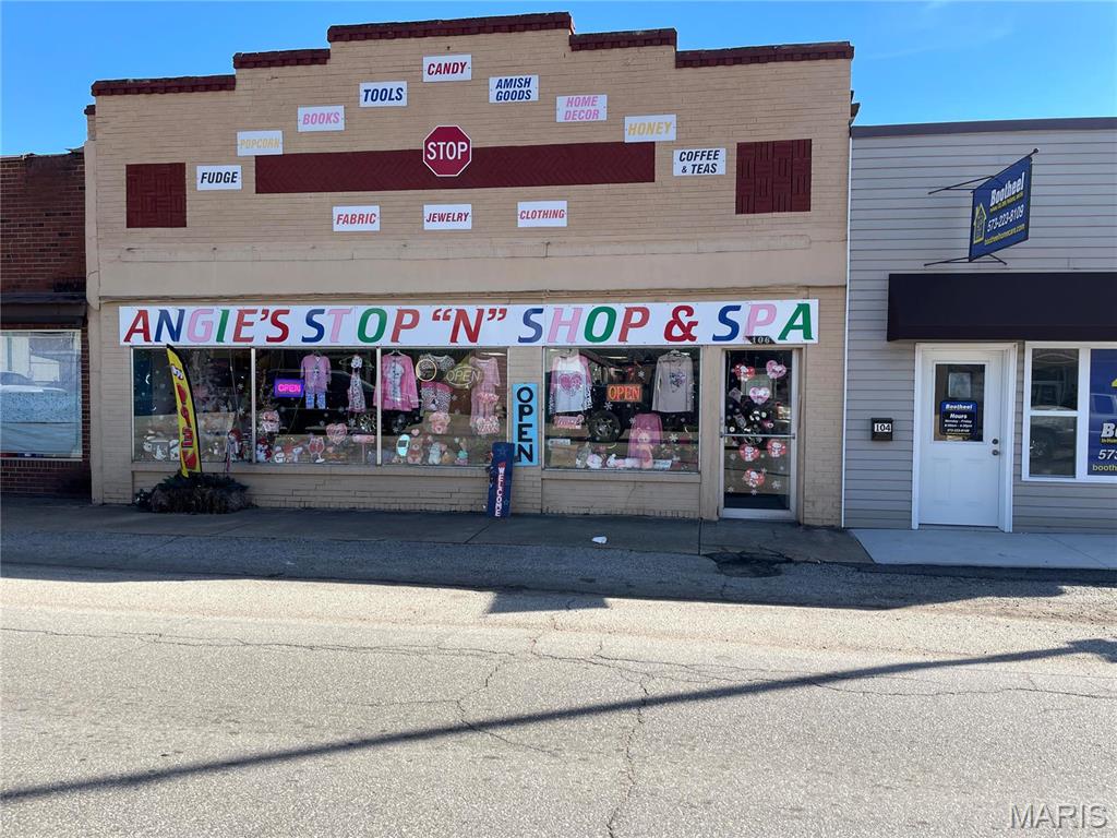 Great building with central location on Main Street. Show room with store front windows and tons of space for whatever you have planned. In addition to the 60 x 30 open main floor, there is a 23 x 15 back room, 11 x 19 room with a commercial sink and hand sink, 7 x 8 and 7 x 7 storage rooms and 1/2 bath. The building has central heat and air, all electric, newer plumbing, insulation and wiring. Great building for your next adventure. Location: City, High Traffic