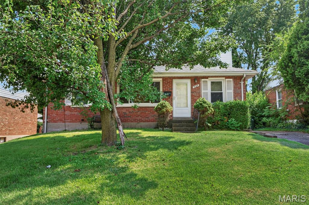 Vacant and ready for its next owner! This 2-bedroom, 1-bath home offers a great opportunity for an investor, first-time homebuyer, or buyer looking for an affordable property to make their own. The home has been completely cleaned out and is ready for renovations, updates, or personal touches. The functional layout provides a solid starting point, with two bedrooms and a full bathroom. Conveniently located near shopping, dining, major roadways, and everyday amenities. Bring your vision and take advantage of the opportunity to build equity in this affordable St. Louis County home.