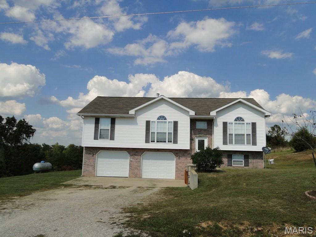 Welcome to 16910 Limestone Ln, Dixon, MO — Located just a short drive from local amenities and Fort Leonard Wood while still offering a relaxed, country feel. This home features 3 bedrooms and 2 bathrooms, providing a functional layout with plenty of room to fit your lifestyle. Situated on approximately 3.2 acres, the property offers privacy, open space, and endless potential for outdoor enjoyment.

The home is currently tenant-occupied through July 30, 2026. Showings are by appointment only.