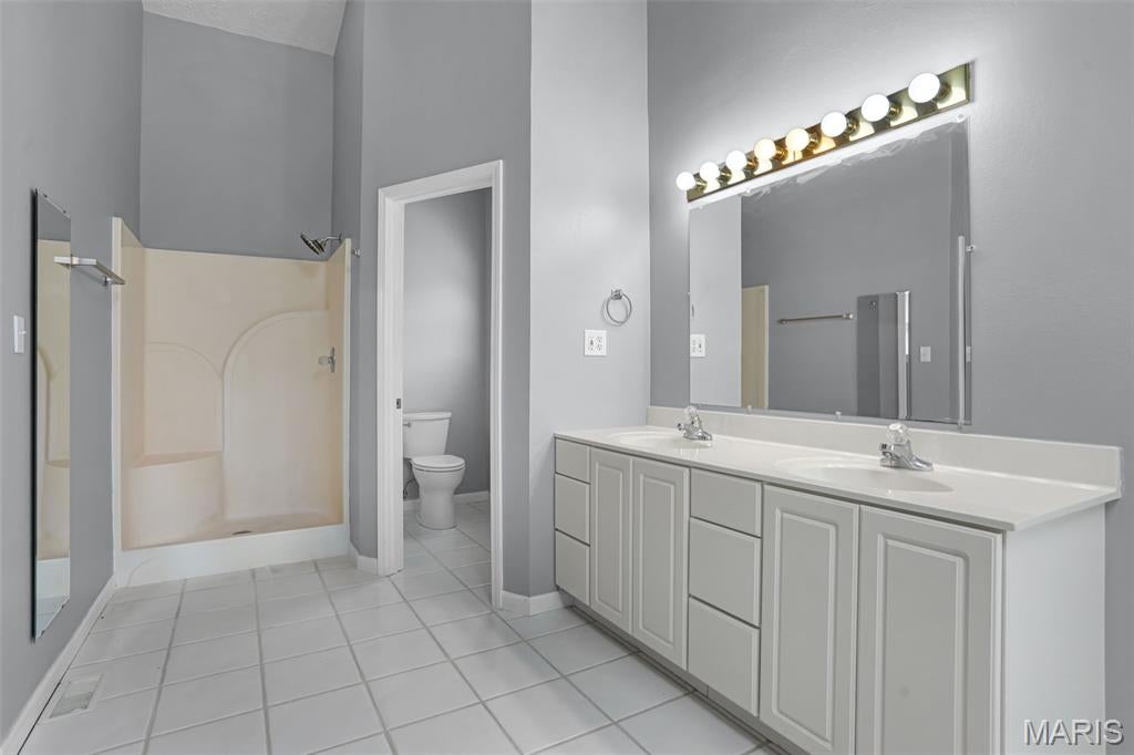 Walnut Hills Lake Estates - Residential
