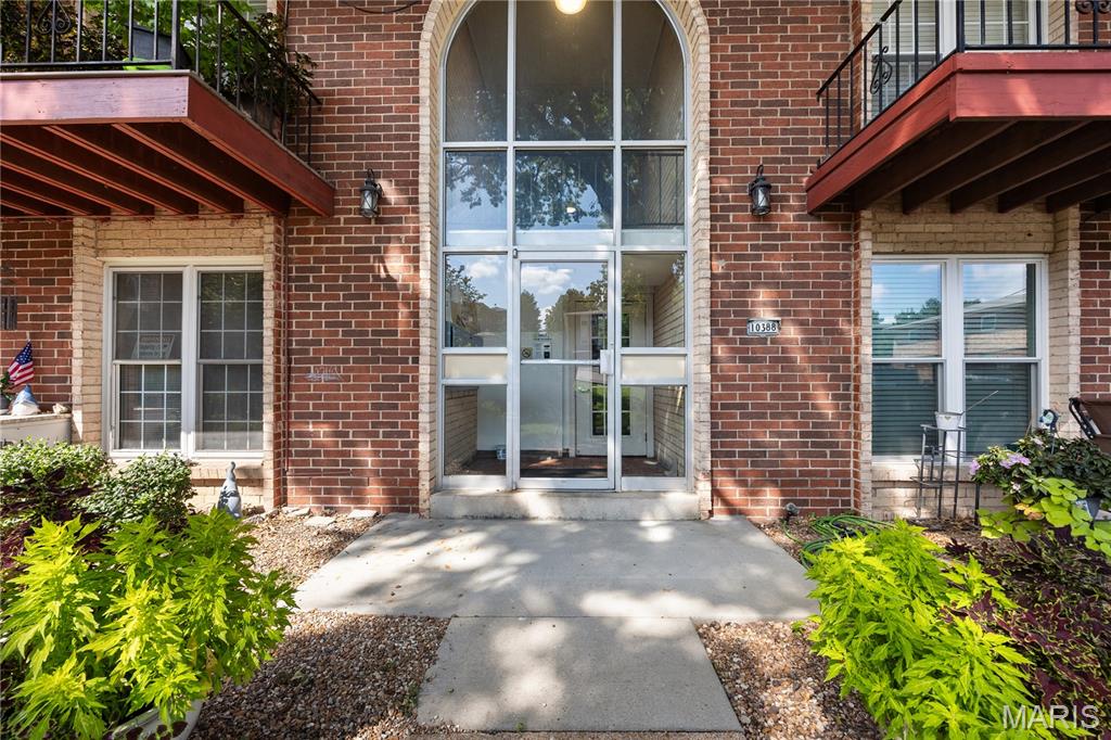 Lin Capri Condo - Residential
