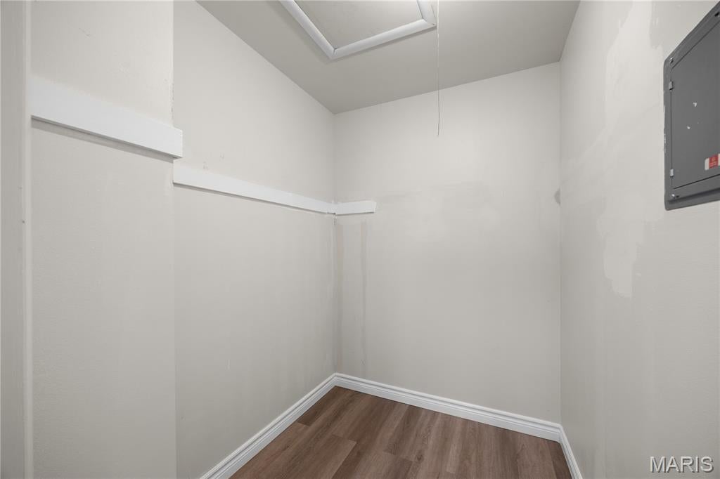 Lin Capri Condo - Residential