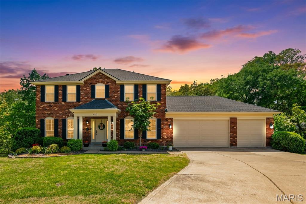 This is a home you won’t want to miss. Beautiful curb appeal welcomes you, and the backyard offers rare privacy with views of thick, lush woods. Enjoy peaceful mornings and evenings on the deck overlooking nature. Located in the sought-after Rockwood School District, with the ability for children to walk to the elementary school. Outdoor enthusiasts will love the trail access right out the back door, connecting to Rock Hollow Trail, Al Foster, and Castlewood Park.

Situated on a quiet cul-de-sac in a small subdivision with minimal traffic, this community also offers great opportunities for social activities. This 2-story home features 4 bedrooms, 3.5 baths, and a finished walkout lower level with a full bath, family room, and an additional room perfect for a workout space, craft room, or potential 5th bedroom.

The main floor showcases gorgeous hardwood floors, a front room with built-in bookcases ideal for an office, and a bright kitchen with white cabinetry and abundant natural light. The family room includes a gas fireplace, and the main-floor mudroom provides a sink and extra storage. With so many amenities and such a special setting, this is one you don’t want to let slip away.