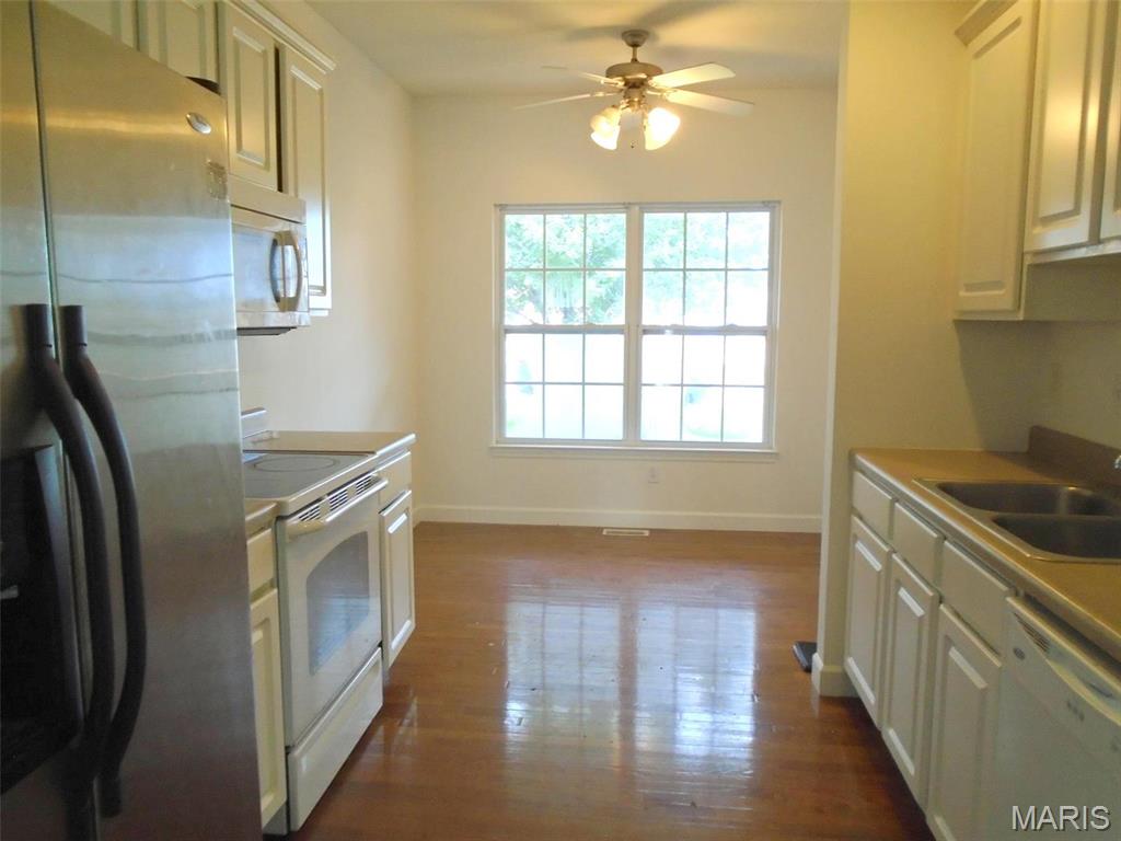 CAMBRIDGE CONDOMINIUMS - Residential Lease