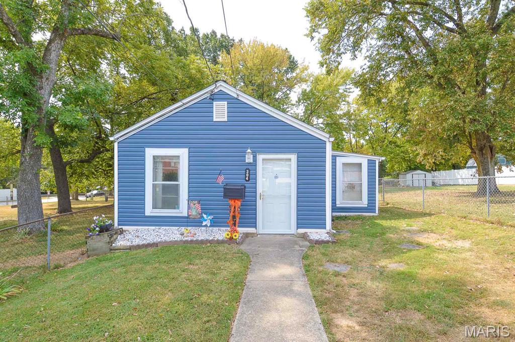 Price listed is Starting Bid Only. Bidding starts closing 10/1/2026 @ 6PM Located in the heart of downtown O'Fallon in a highly desirable area, this charming 1-bedroom, 1-bath home offers an exceptional opportunity just minutes from local restaurants, shopping, parks, community events, and everyday amenities. Updates include roofing, siding, gutters with gutter guards, front and back exterior doors, front and back storm doors, a gas stove, portable dishwasher, kitchen faucet, washing machine, water heater, and bathroom toilet and faucet. The home offers comfortable living spaces with abundant natural light and is situated on a spacious lot within an established neighborhood. Its sought-after location provides convenient access to major highways, schools, dining, entertainment, and all that downtown O'Fallon has to offer. Whether you're a first-time buyer, downsizer, investor, or seeking a rental property, this home combines small-town charm, a desirable location, and numerous improvements. Property is being sold as-is. Property will sell under auction terms and be sold AS- IS, WHERE-IS. Seller, will not make any repairs as a result of any building, occupancy, or environmental inspections. Buyer will be required to sign an Auction Purchase & Sale Agreement if final bid is accepted by Sellers