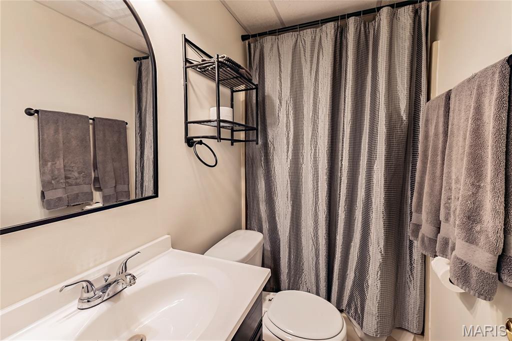 Terric Manor 01 - Residential