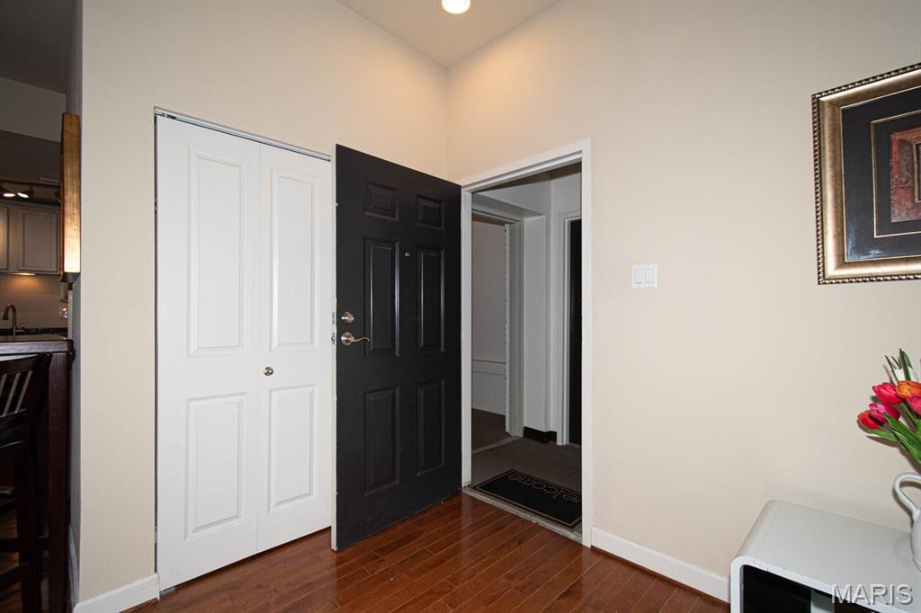 Del-Clare Condo - Residential