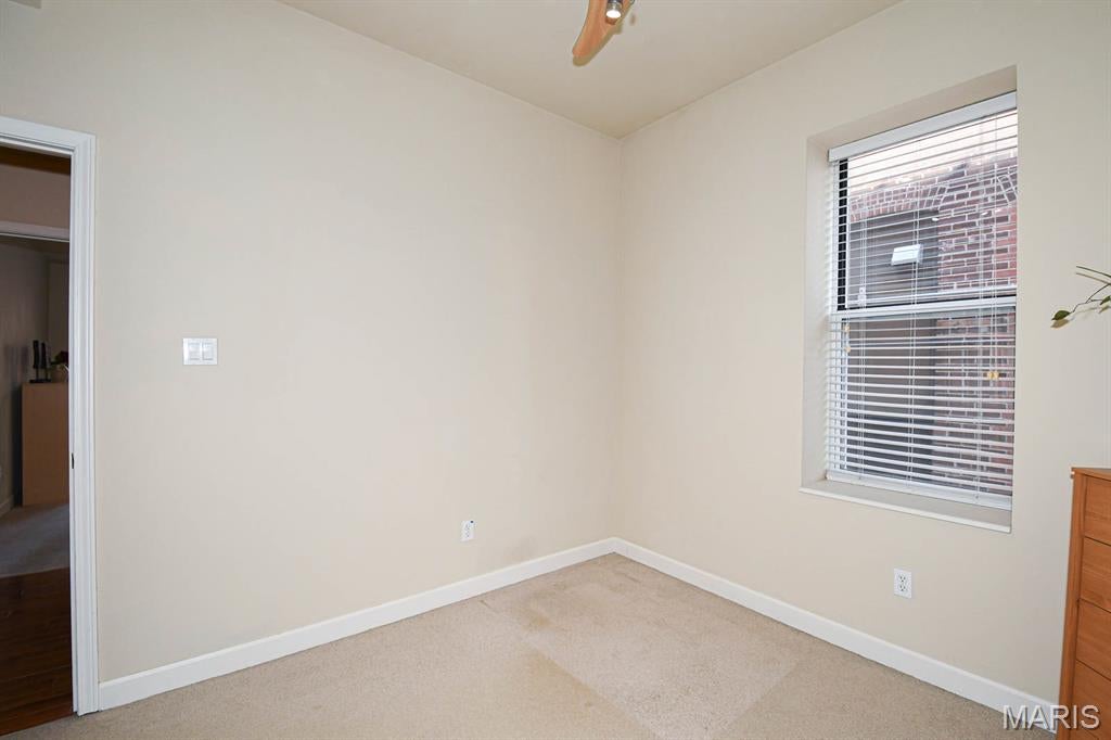 Del-Clare Condo - Residential