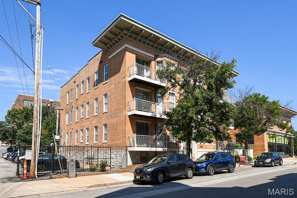 Del-Clare Condo - Residential