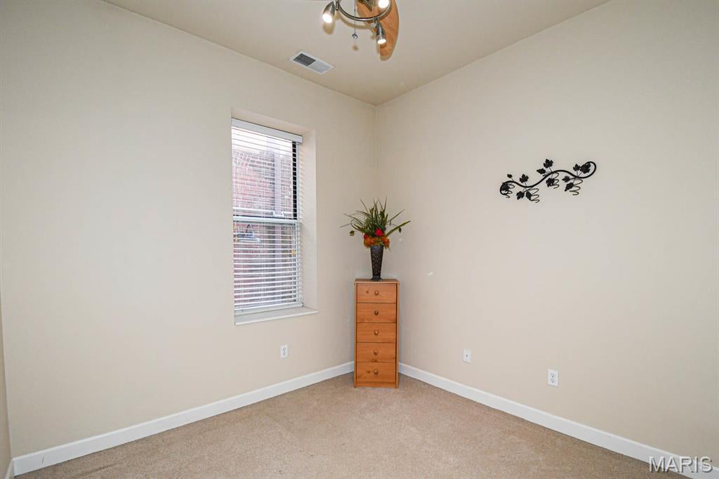 Del-Clare Condo - Residential