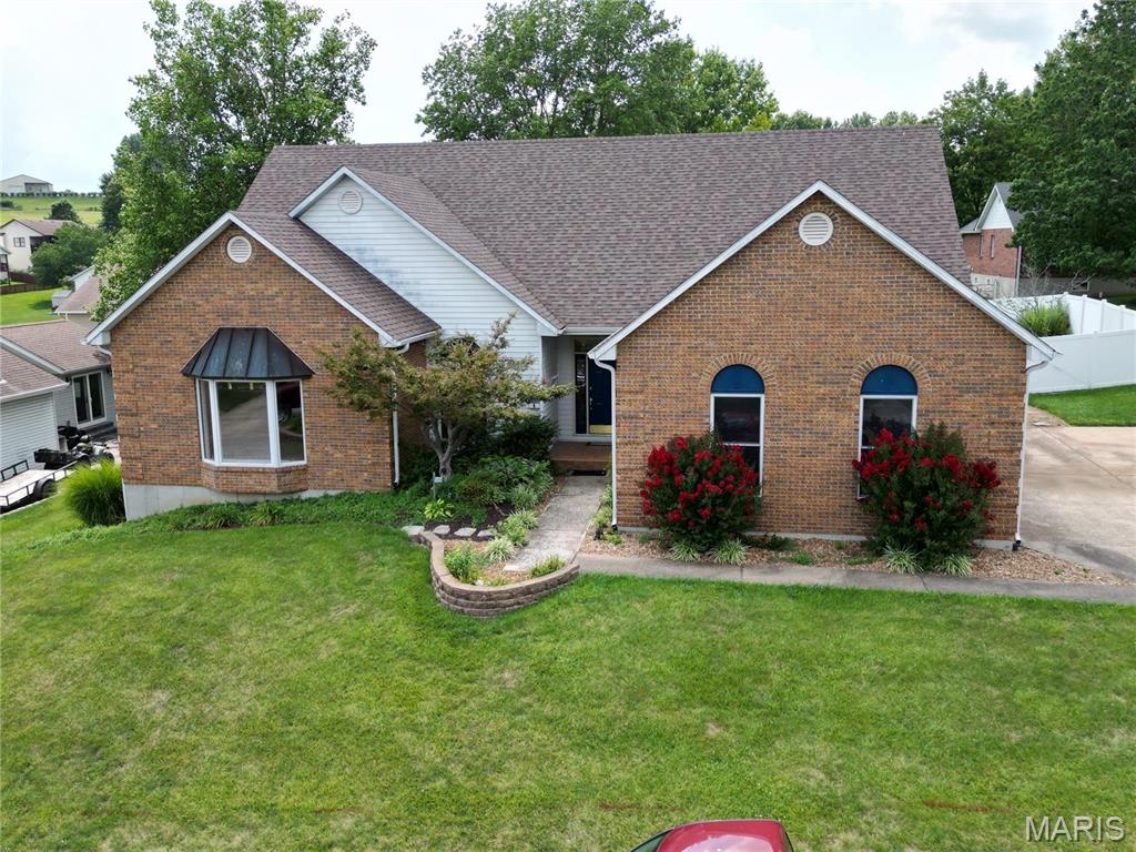This spacious 3 bedroom 4 bath ranch style home located in Washington, Missouri is one to see! The home is approximately 2400 sq ft. with 10ft ceilings, two fireplaces, and an oversized 2 car garage. Entryway leads to spacious formal living room that flows seamlessly to the family room and kitchen area. Doorway in kitchen leads to the separate dining room. The full basement provides plenty of storage! The back deck over looks the beautifully landscaped back yard. 

Don't miss your chance to view this breathe taking home!

 Seller Says bring all offers!